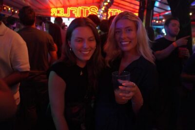 Hamburg: Reeperbahn Pub Crawl with Shots and Games - Welcome shots and games: the social engine of the crawl