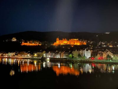 Heidelberg: Pub crawl through the old town, drinks included - Start at the market square fountain: easy meetup, instant social vibe