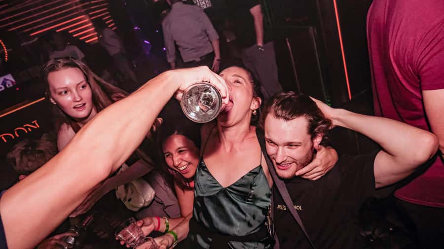 Hong Kong: 3-Hour Lan Kwai Fong Pub Crawl - The drink specials: how to get value without over-ordering