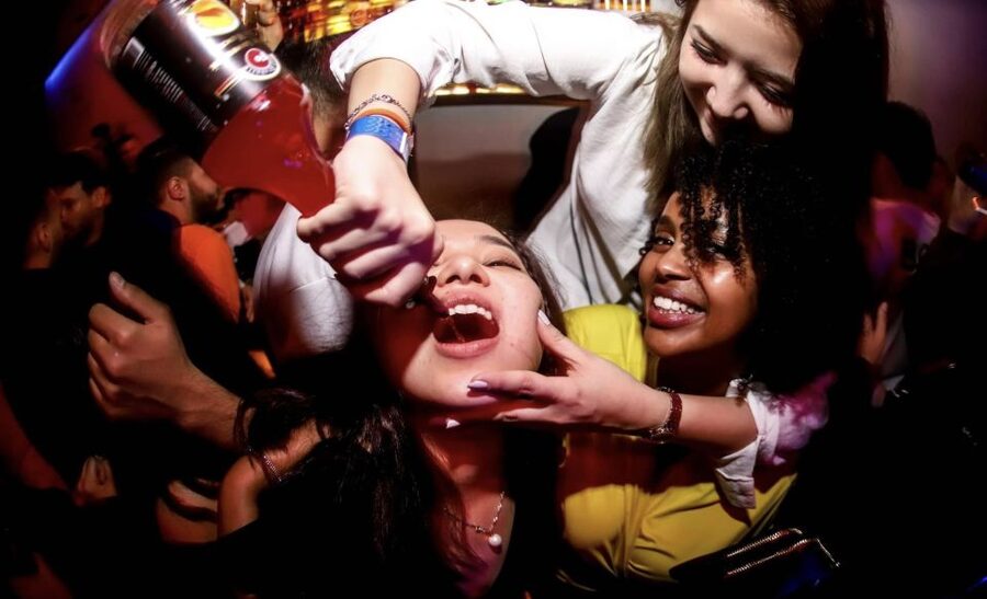 Istanbul: Party Pub Crawl with Party Bus - The vibe: a structured party, not just random bar hopping