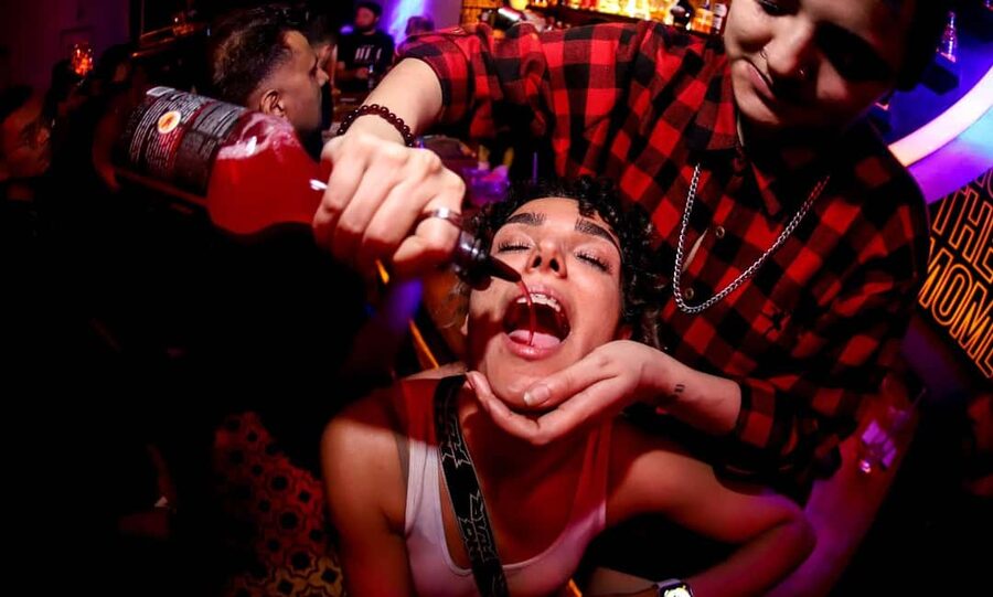 Istanbul: Rooftop Pub Crawl with Party Bus - Key Things That Make This Istanbul Pub Crawl Worth Your Night