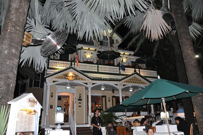 Key West Haunted Pub Crawl and Ghost Tour with Free T-Shirt - Captain Tony’s Saloon and the Porter Mansion Photo Moment