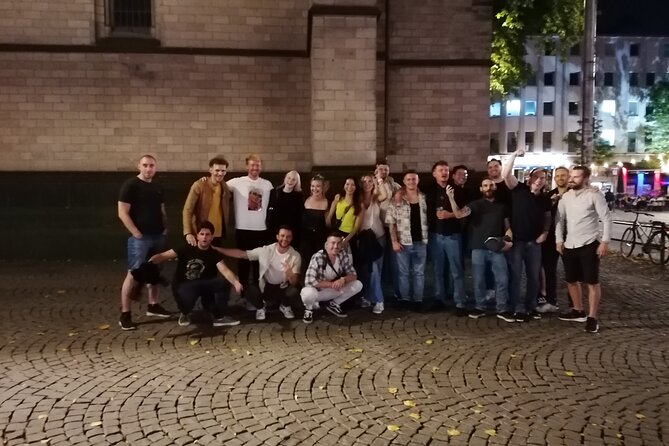 Köln Night PubCrawl: 4 Venues, Welcome Shots + Club Entry - Guide coordination, group size, and staying reachable on WhatsApp