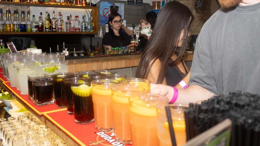 Krakow: Pub Crawl 1H Open Bar, VIP Entry & Welcome Shots - Practical stuff that keeps the night smooth