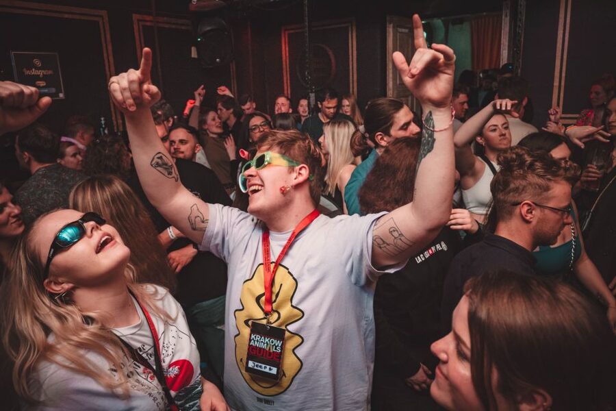 Krakow: Pub Crawl with 1 Hour of Unlimited Alcoholic Drinks - Tour Guides Who Set the Tone: Fabi, Fabri, Yeray, Lydia, and More