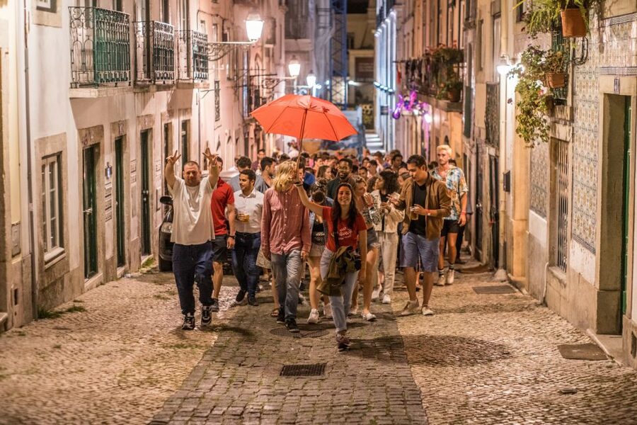 Lisbon: Pub Crawl with Open Bar and VIP Club Entry - Key things to know before you go