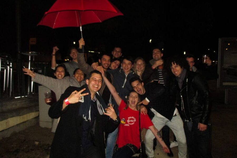 Lisbon: Pub Crawl with Open Bar and VIP Club Entry - What to wear and bring so the night stays smooth