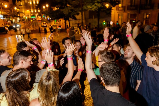 Lisbon: Pub Crawl with Open Bar, Shots & VIP Club Entry - Stop by stop: how the 5-hour plan plays out in real life