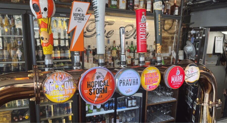 London: Historic London Pub Walking Tour - From Embankment Station to Covent Garden: the setup that matters