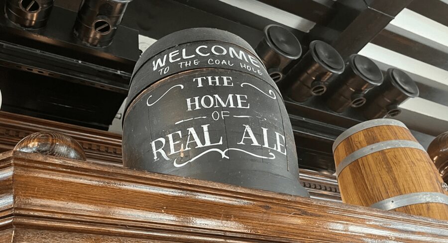 London: Historic London Pub Walking Tour - The guaranteed seating stop: an 800-year-old pub moment