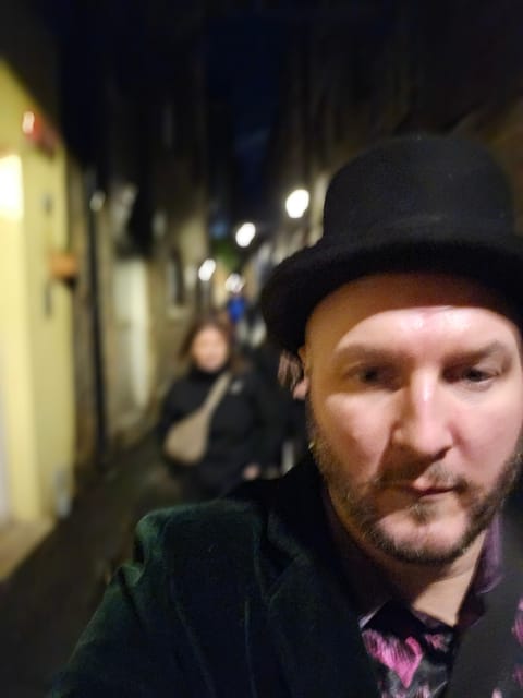 London: Pilgrims and Pirates Historical Pub Tour - Walking from Dead Man’s Hole toward Execution Dock