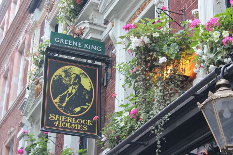 London: Private Pub Tour - Getting to the hidden drinking gems without getting lost