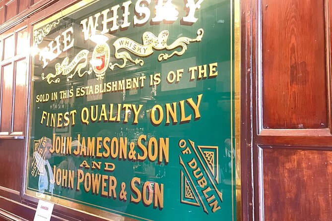 London Small Group Historic Pub Tour - Stop 1 in Blackfriars: the Victorian pub with marble bar energy