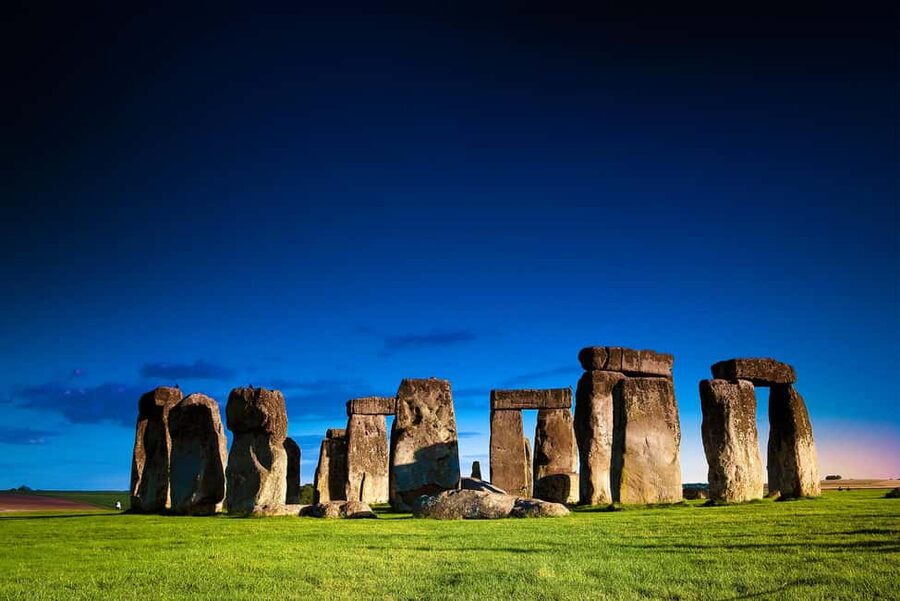 London: Windsor, Stonehenge & Bath with 14th-Century Pub - Key highlights worth paying attention to