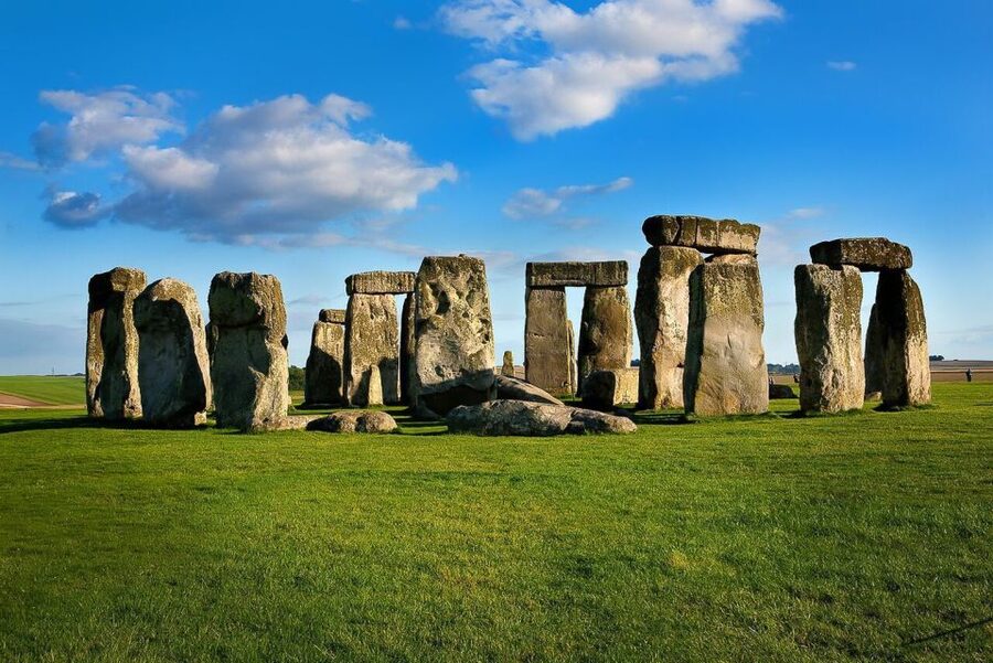 London: Windsor, Stonehenge & Bath with 14th-Century Pub - Bath’s Georgian city feel, Roman traces, and Pump Room tea option