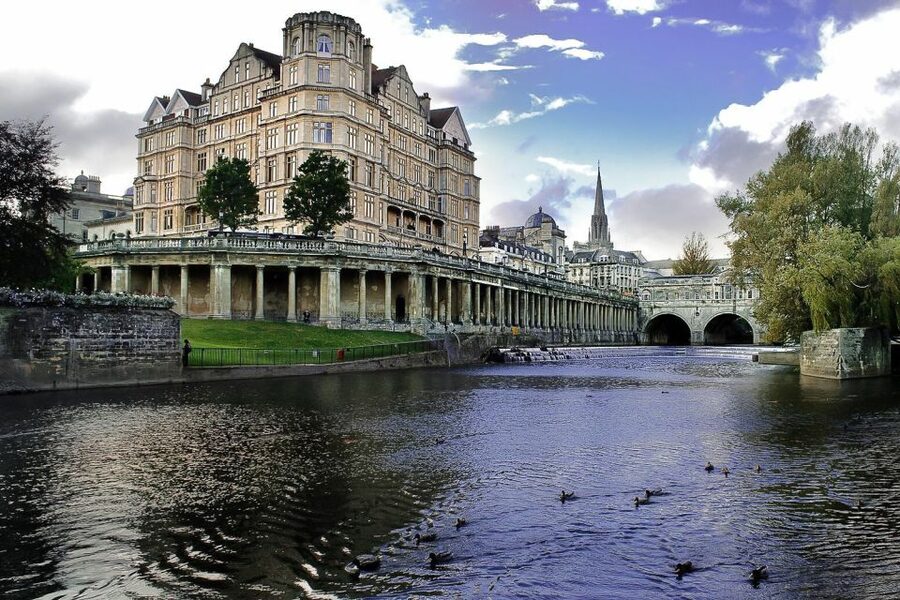 London: Windsor, Stonehenge & Bath with 14th-Century Pub - Smart prep: what to pack and how to avoid day-trip stress