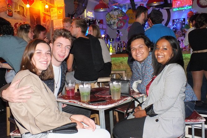 Malaga Nightlife Pub Crawl Tour with Drinks and Clubs Entry - Your drink package: beer or sangria plus four shots