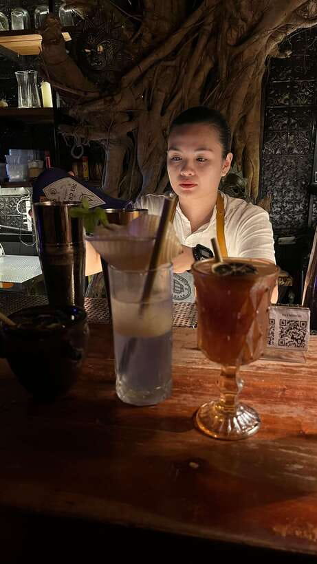 Manila Ultimate Nightlife Pub Crawl - Drinks, photos, and the real value of the $54 price