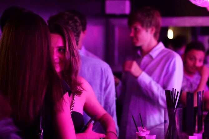 Milan Pub Crawl Party with Free Shots and Drink Deals by Riviera - Stop 1: BAR Ostello Bello Milano Duomo (The Night’s Kickoff)
