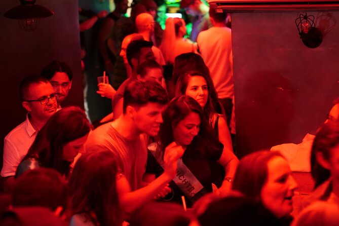 Milan Pub Crawl Party with Free Shots and Drink Deals by Riviera - Stop 2: Yguana Cafè (Switching the Mood Midway)
