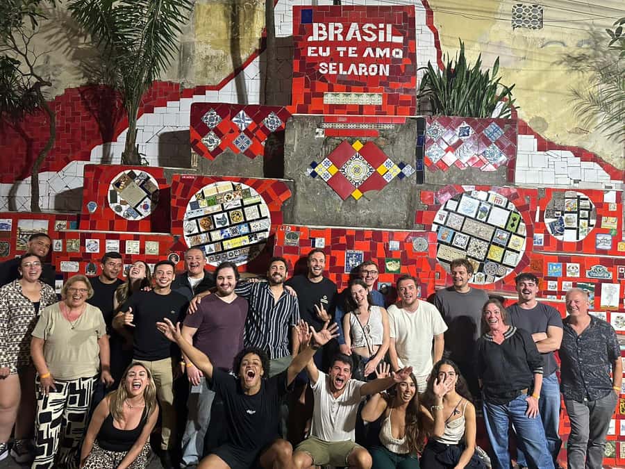 More than a Pub Crawl: An Authentic Night Experience in Rio - Who feels the most at home on this Lapa night?