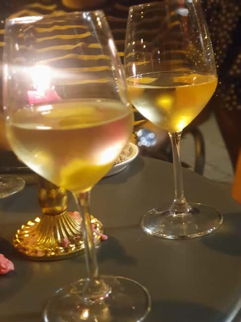 Naples Pub Crawl; from the first free Spritz to the Disco - Toledo Metropolitan Station: Your easy start in Naples