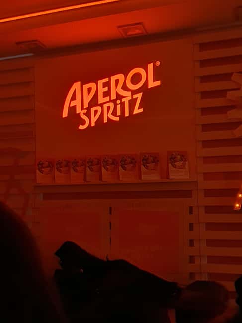 Naples Pub Crawl; from the first free Spritz to the Disco - The 3-hour plan: from a spritzeria to a disco