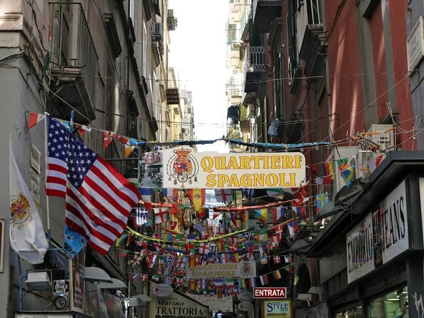 Napoli Pub Crawl in the Old Town - Key things that make this Napoli pub crawl worth your time