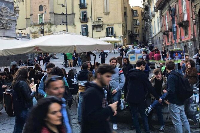 Napoli Pub Crawl in the Old Town - Quartieri Spagnoli bars: where the energy is street-level and real