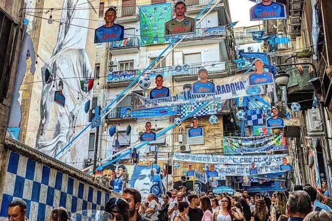 Napoli Pub Crawl in the Old Town - Alcohol not included: how to keep the night fun and stress-free