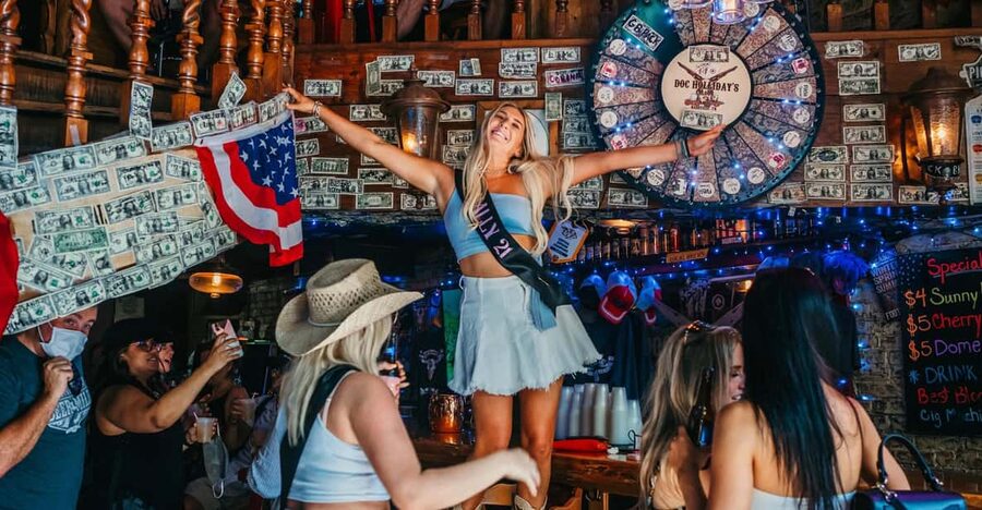 Nashville Bar Crawl: Guided Pub Crawl with Drinks Discounts - Entering the Nashville Broadway Scene (Without Getting Lost)