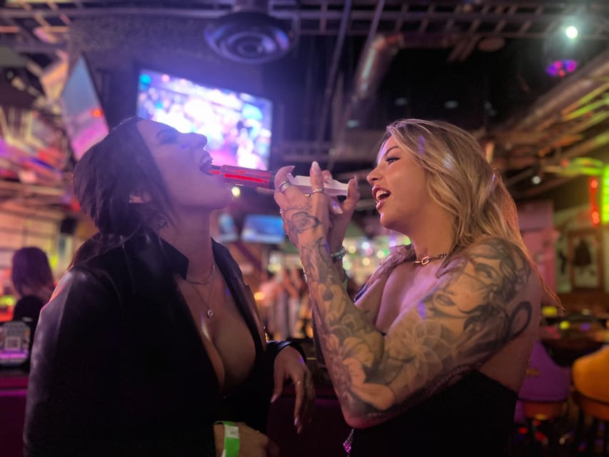 Nashville Bar Crawl: Guided Pub Crawl with Drinks Discounts - First Stop Near Broadway: Shot, Welcome, and Group Energy