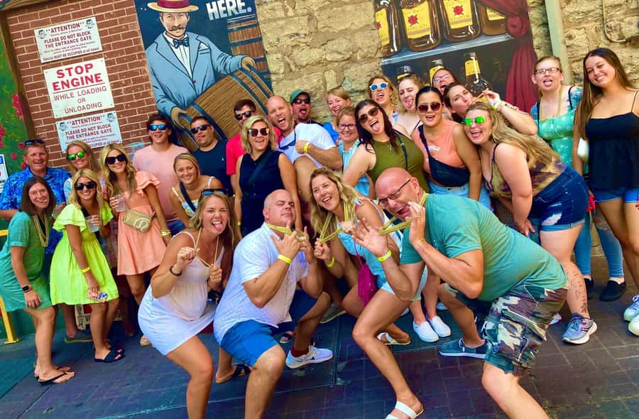 Nashville: Music City Pub Crawl - Meeting inside Big Shotz: how to start without stress