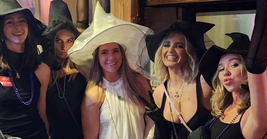 New Orleans: Ghost and Haunted Pub Crawl Tour with Free Shot - Key things I’d circle before you book
