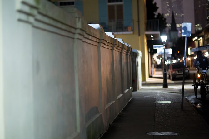 New Orleans Ghosts Boos and Booze Haunted Pub Crawl - Jackson Square: the eerie way to start your night