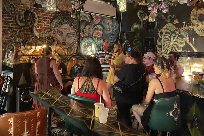 New Orleans Happy Hour Ghost Walking Tour Pub Crawl - The guide experience matters: when Cassandra leads, the stories click