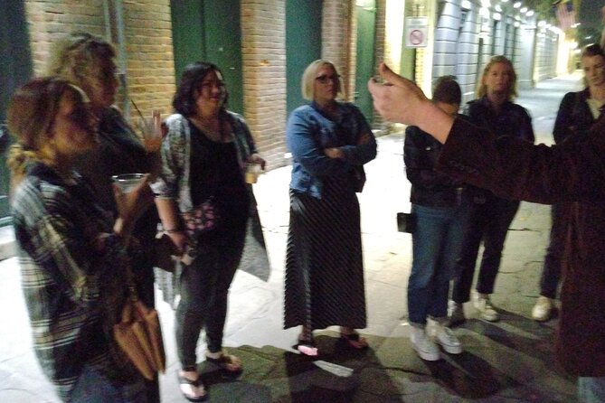 New Orleans Original True Crime Pub Crawl - A 150-minute stroll through crimes, not just cocktails