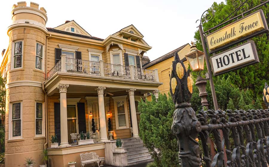 New Orleans: True Crime Pub Crawl - Starting at Bon’s: Finding Your Guide in the French Quarter