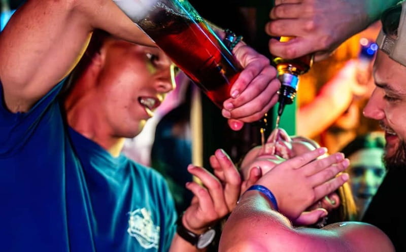 Nice: Bar/Pub Crawl with Free Shots and VIP Entry - Key Things That Make This Nice Pub Crawl Work