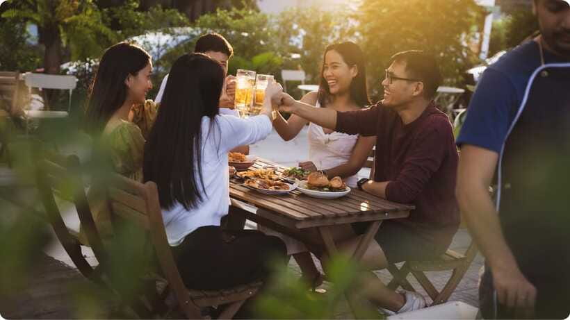 Nomadic Nightfall: Kuching Pub Crawl Adventure - What to Bring (and What to Skip)