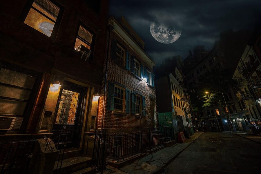 NYC: Boos & Booze Haunted Pub Crawl - Timing and walking: what the two hours actually feels like
