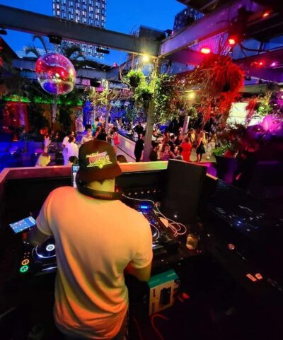 NYC Pub Crawl and Rooftop Clubbing Experience - Starting at Bowery & E. Houston: show up ready for club rules