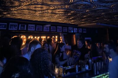 NYC Pub Crawl Tour - Meeting at 61 Rivington St: timing, mobile tickets, and pace