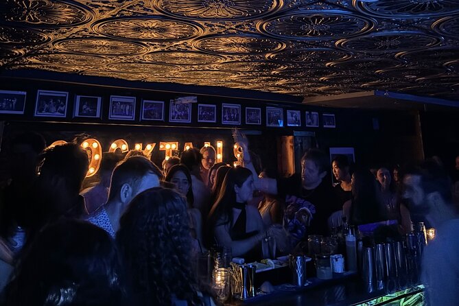 NYC Pub Crawl Tour - Meeting at 61 Rivington St: timing, mobile tickets, and pace