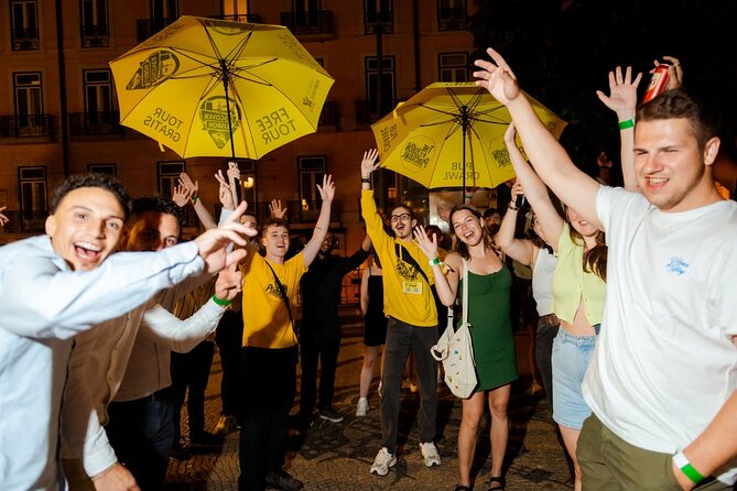 NYE Pub Crawl + VIP Club Entry - Stop 2: Miradouro de Santa Catarina and the Fireworks View Plan