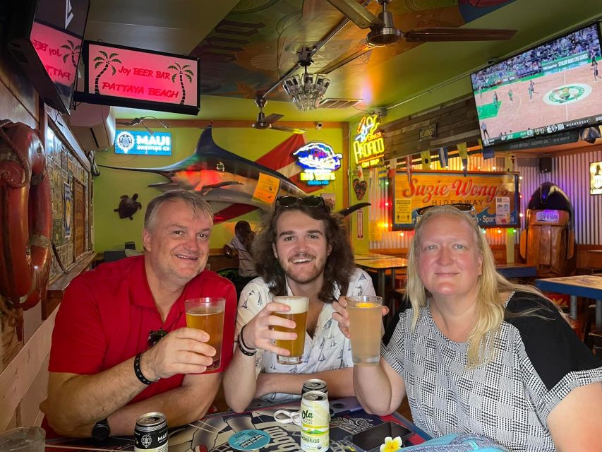 Oahu: Sips & Secrets of Hawaii Pub Crawl - Why This Waikiki Pub Crawl Works: History + Bars in One Plan
