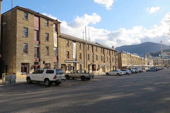 Old Hobart Pub Walking Tour - Weather and comfort: what to pack for a wharf evening