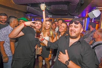 Original Amsterdam Pub Crawl - Stop 1 at The Waterhole Live Music Bar: entry included