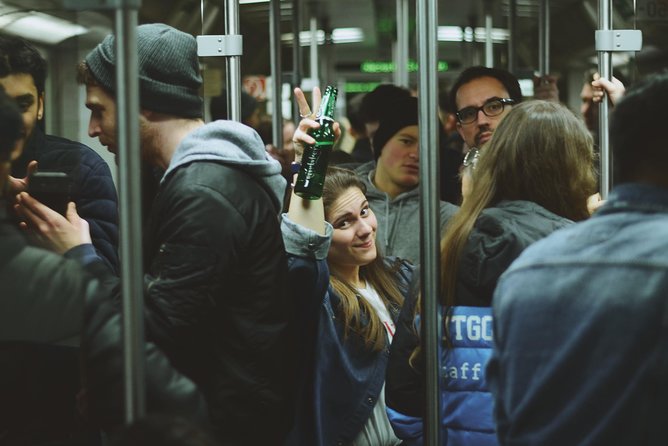 Original Pub Crawl Berlin - Guide energy: what the best nights have in common
