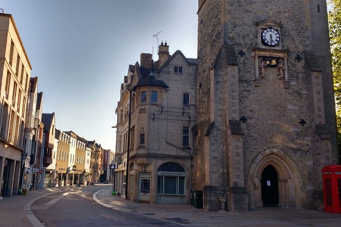 Oxford PRIVATE Pub and City Evening Walking Tour - Seeing Oxford landmarks without rushing into college interiors
